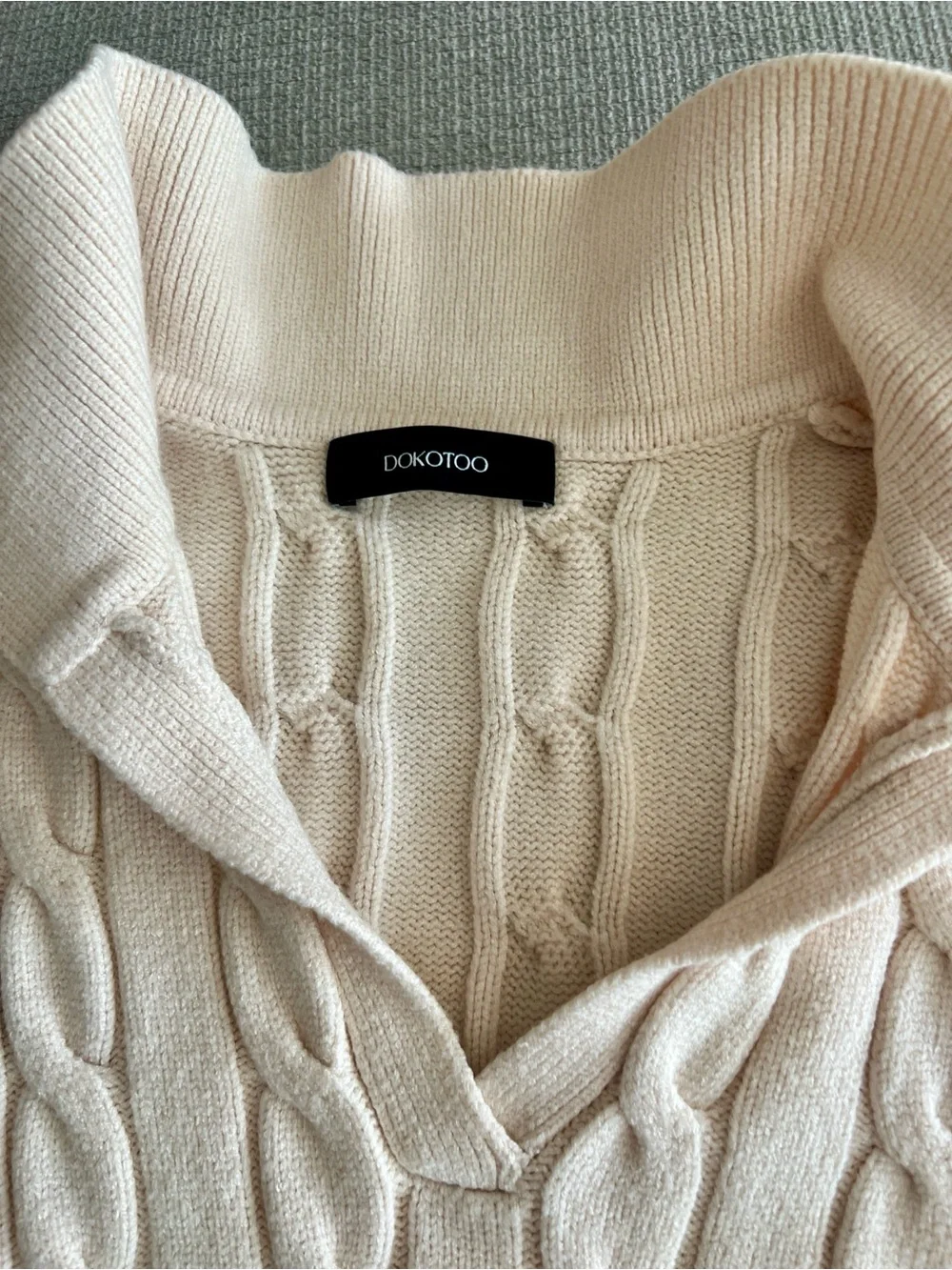Sleeveless Cable-Knit Turtleneck Sweater Vest - Cream